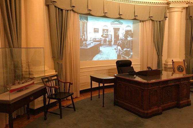 Reproduction of the White House Oval Office.