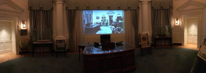 Panoramic photo of the Oval Office at the museum.