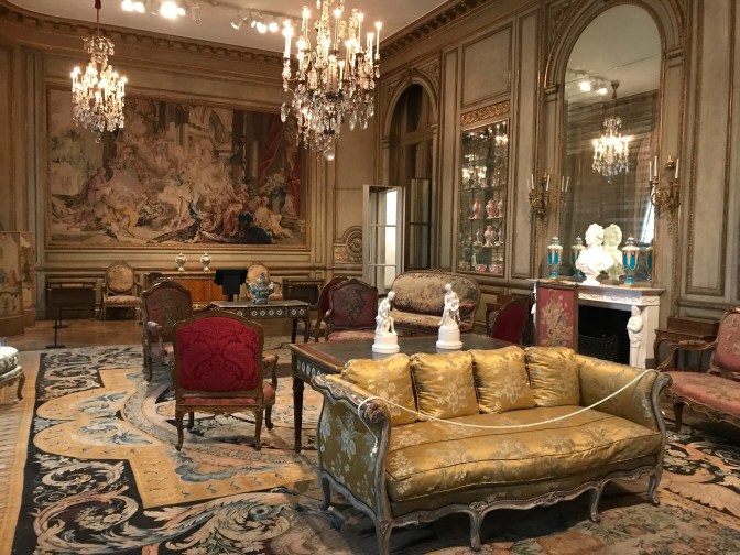 Opulent room with furnishings from 16th century France.
