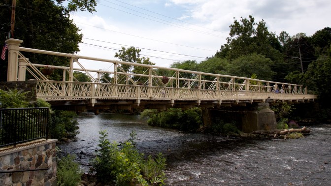 The Main Street Bridge, crossing over the Raritan River.