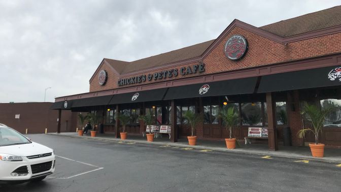 Exterior of Chickie's & Pete's Cafe.