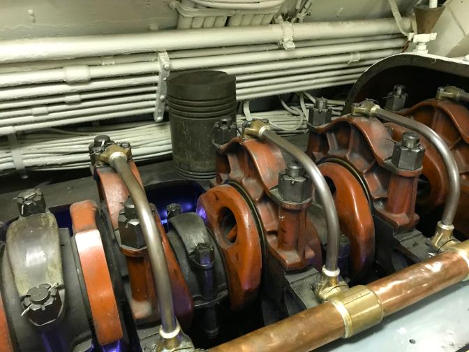 Crankshaft and pistons of diesel engine.