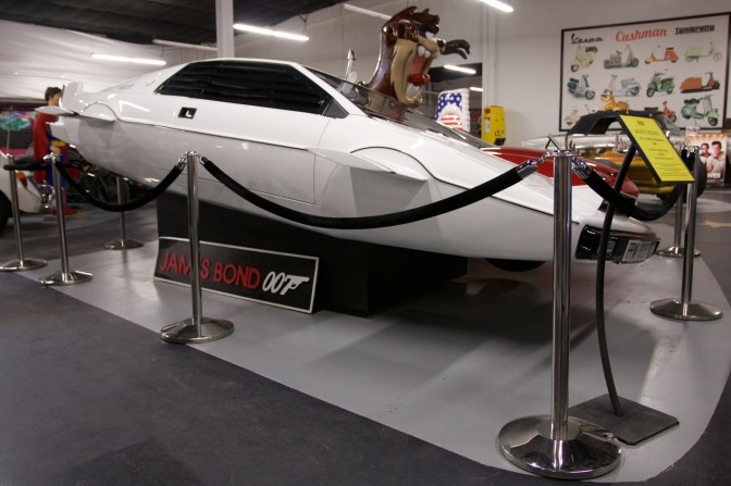 White Lotus Esprit submarine car, on a plinth.
