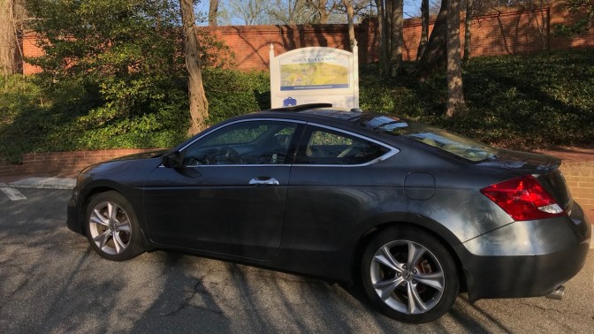 2012 Honda Accord in front of sign for Mount Vernon.
