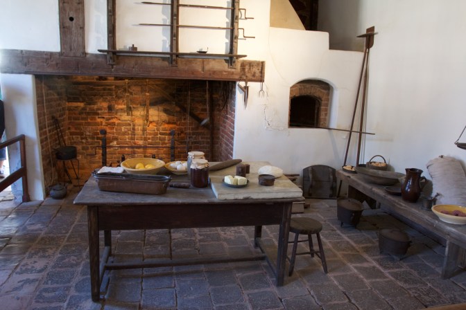 Kitchen of Washington's house, with oven and large hearth.