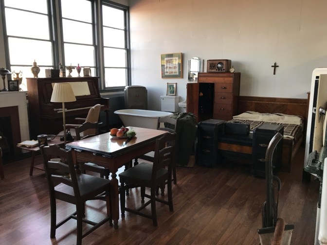Living room with furniture from the 1940s.