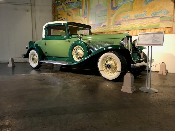 Auburn 12 coupe, in green.