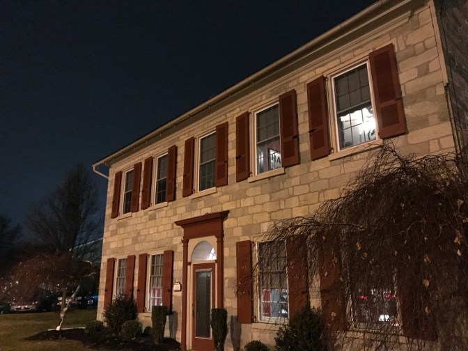 Exterior of Stemie's 1818 Tavern, a 2-story brick house.
