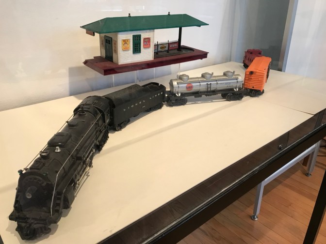 Lionel train set with station.