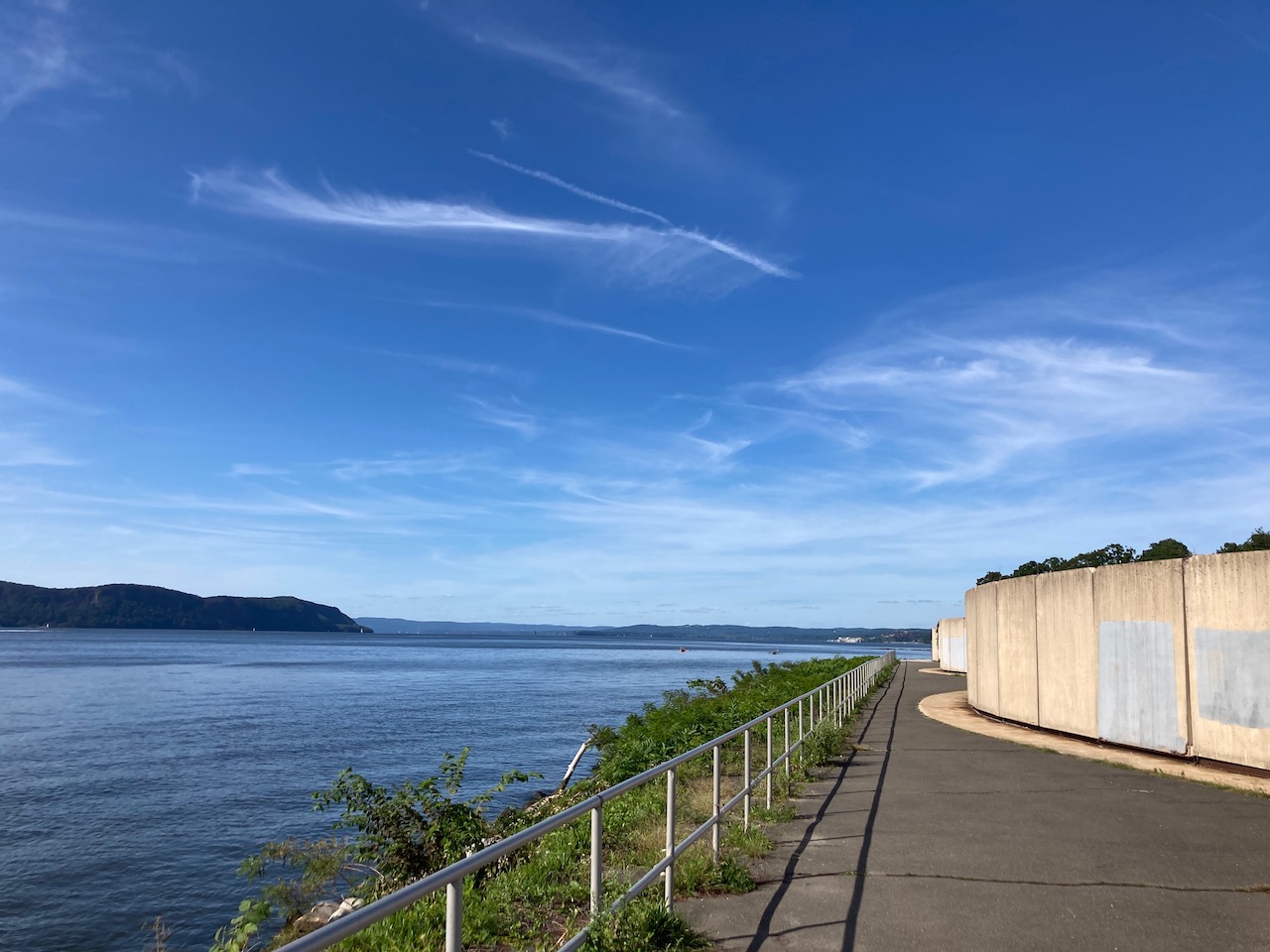 River walk along Hudson.