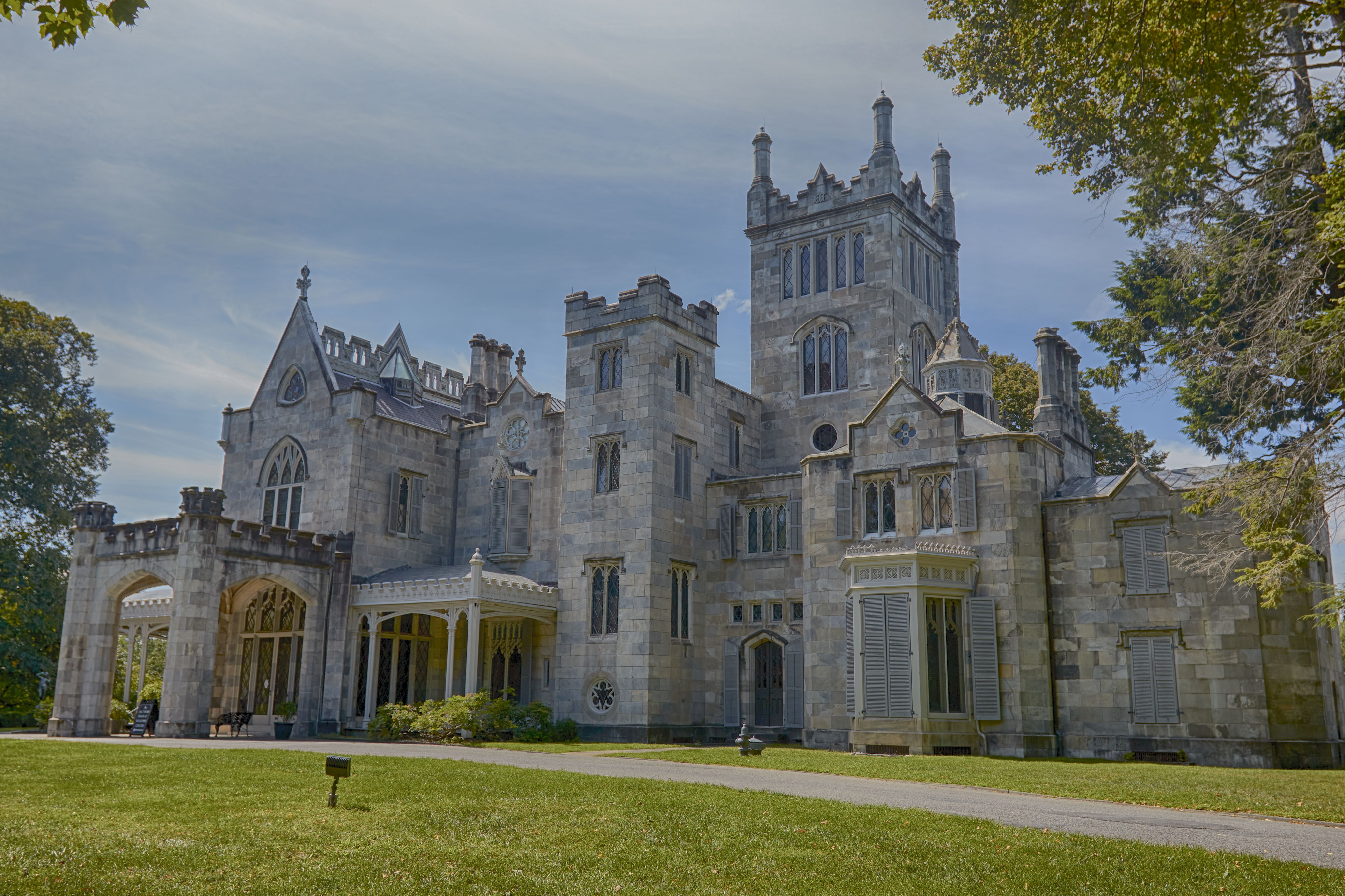 Exterior of Lyndhurst mansion.