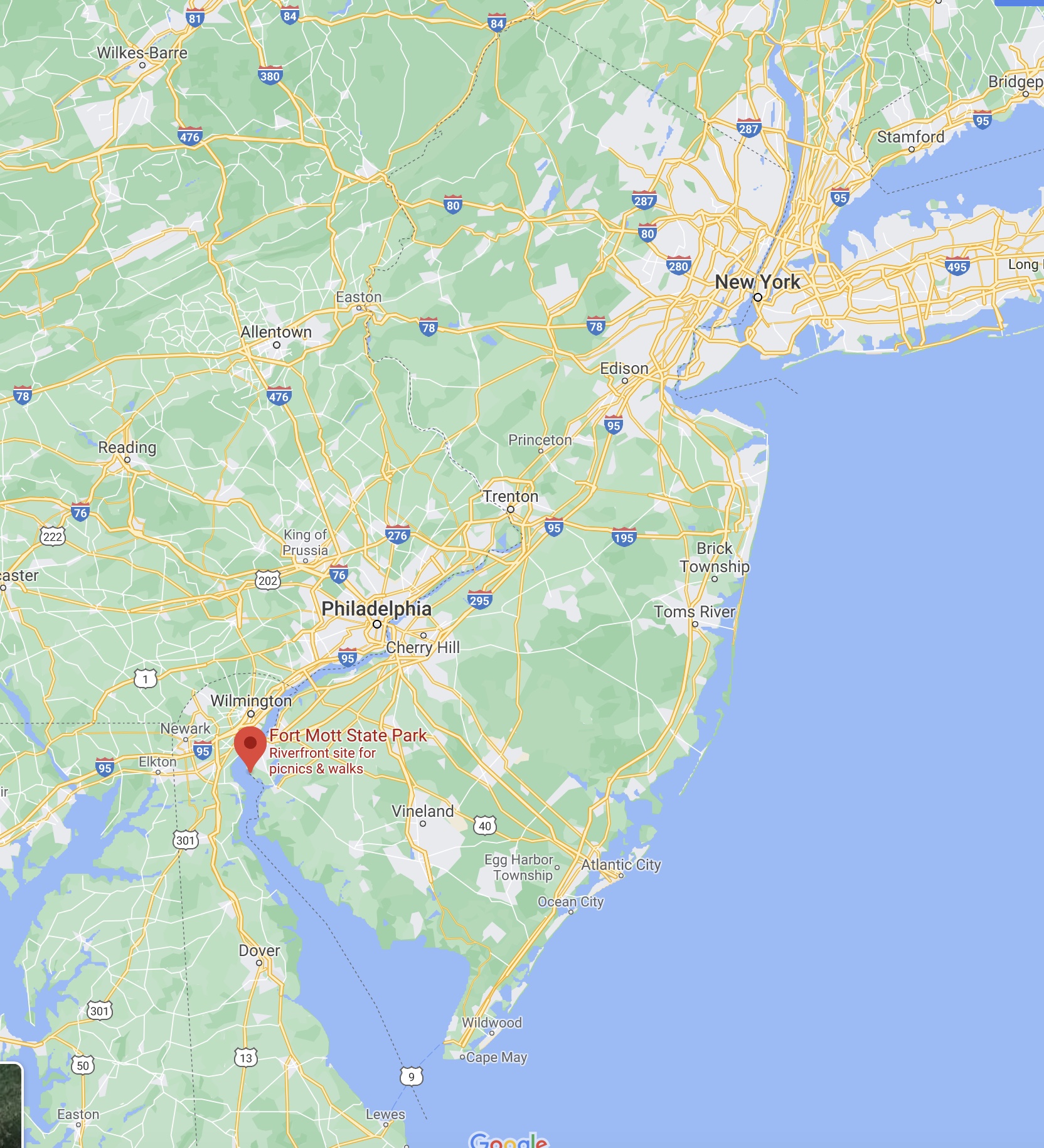 Map of New Jersey with red pin in location of Fort Mott State Park.