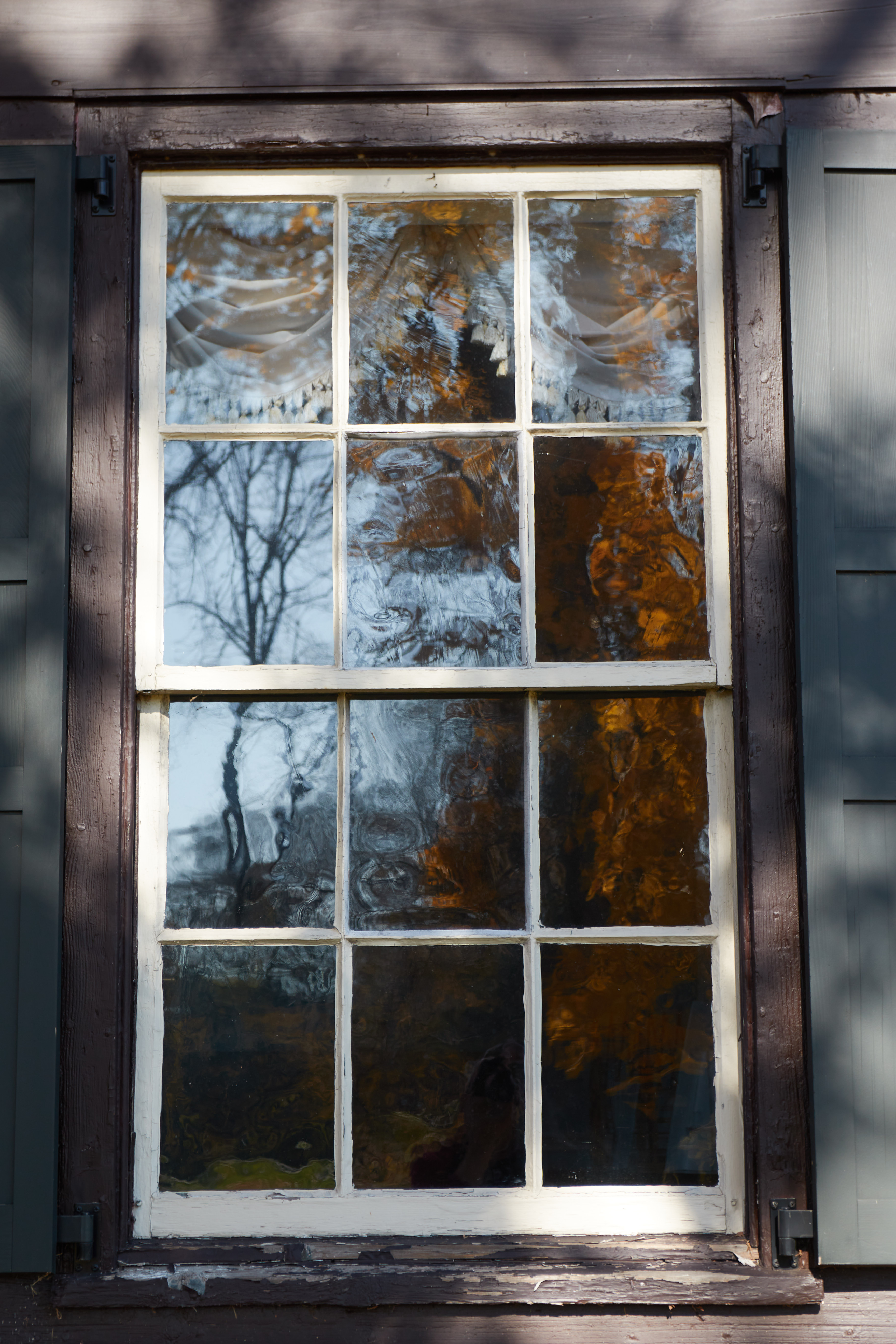 Window of Jacob Vanderveer House.