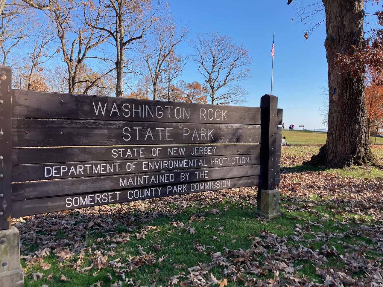 Entrance sign to Washington Rock State Park
