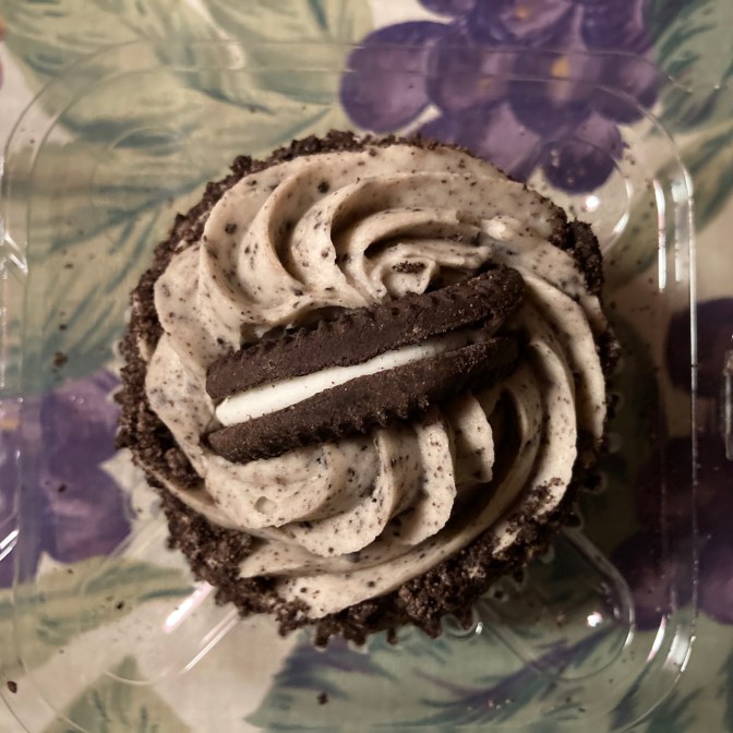 Oreo cookie cupcake.