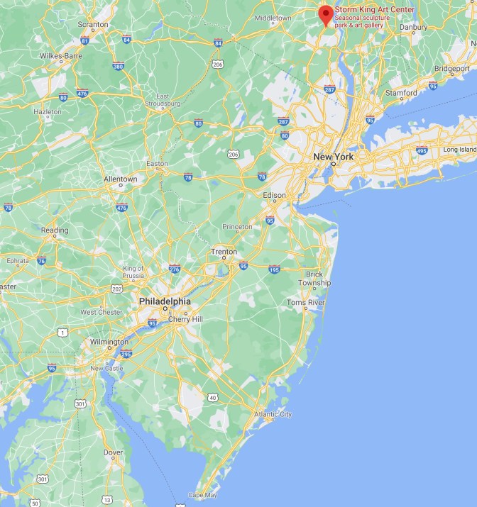 Map of New Jersey and New York, with red pin in location of Storm King Art Center.