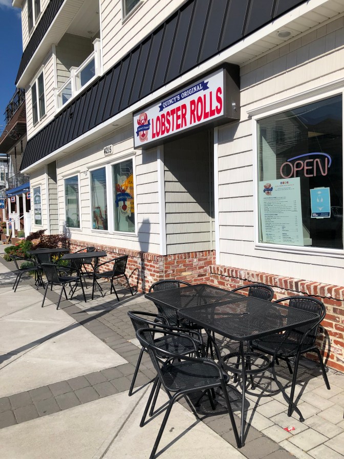 Exterior of Quincy's Original Lobster Rolls.