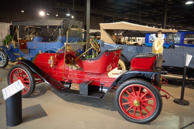1910 Chalmers-Detroit coupe in red.