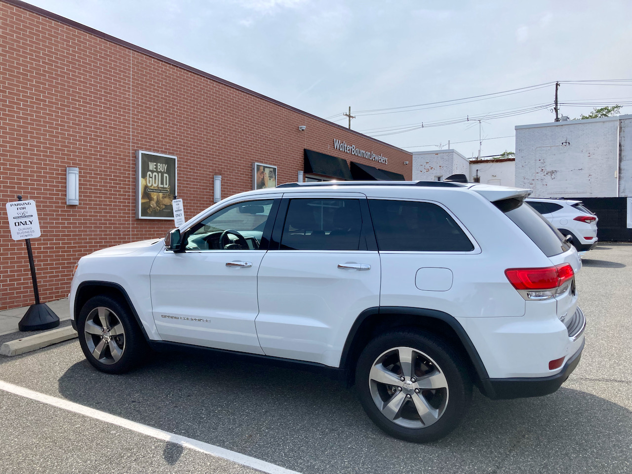 Exterior of Walter Bauman's Jewelers.
