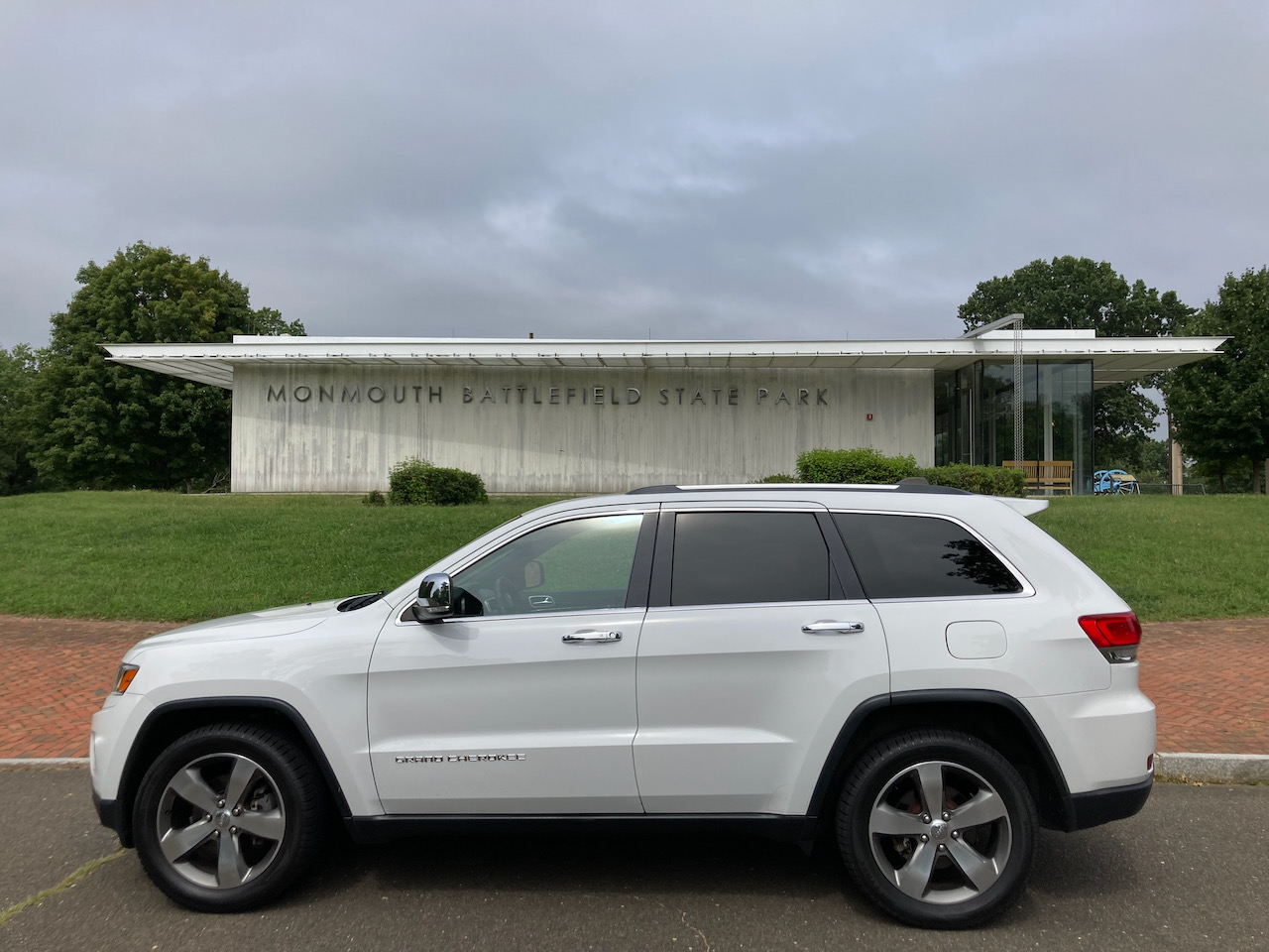2014 Jeep Grand Cherokee in front of Monmouth Battlefield State Park Visitor Center.