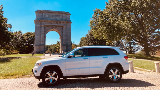 2014 Jeep Grand Cherokee parked in front of National Memorial Arch in Valley Forge. 