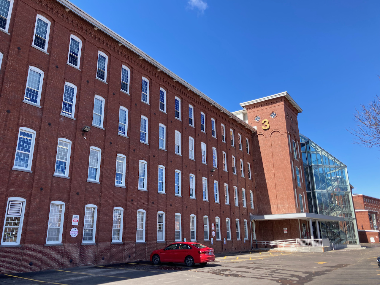 Former mill, now a museum, in Manchester, NH.