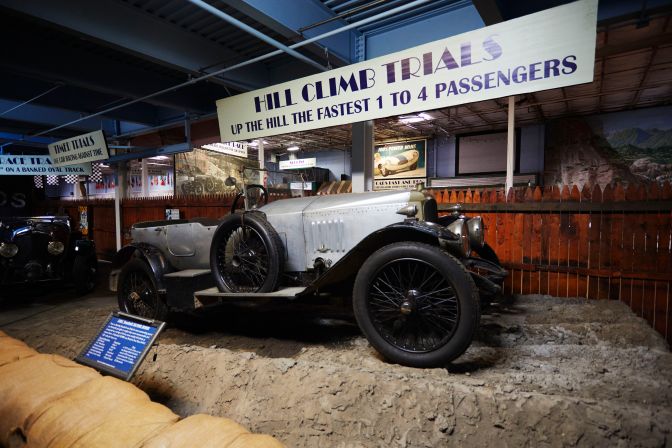 1921 Vauxhall 30/98E Velox Tourer on hill climb diorama.