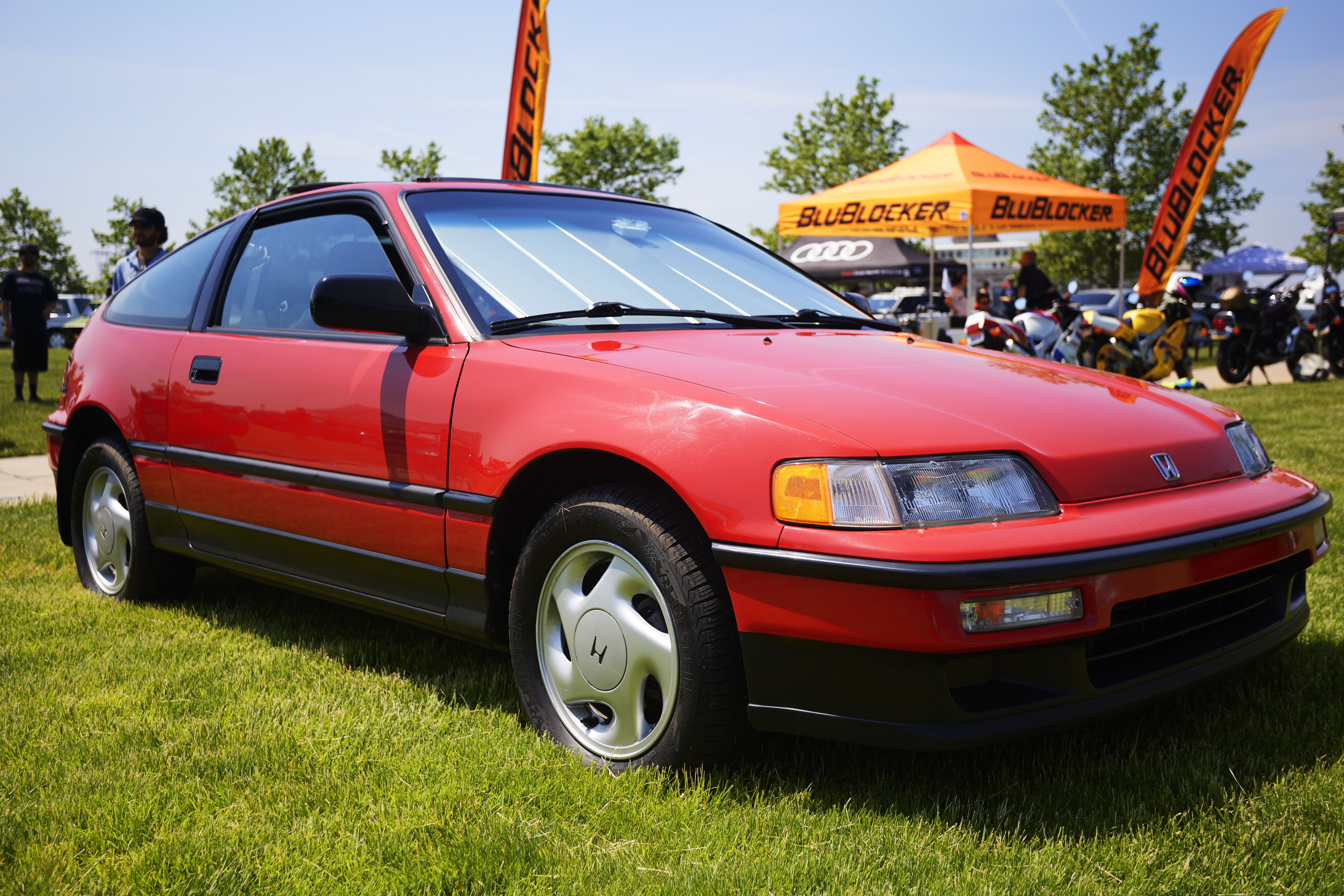 2nd generation Honda CR-X Si in red.