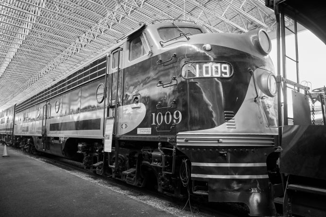 1009 Diesel locomotive.