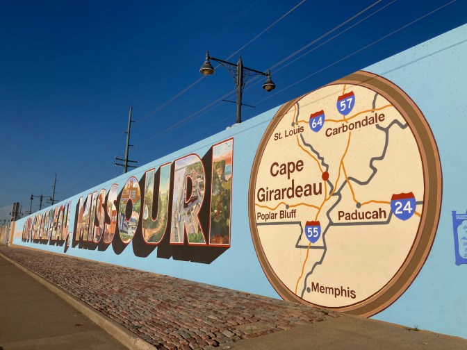 Mural on Cape Girardeau flood wall.