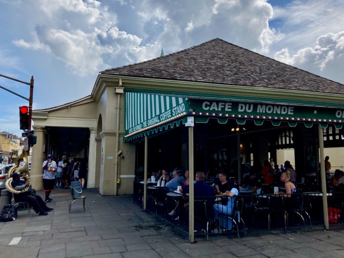 Exterior of Cafe Du Monde.