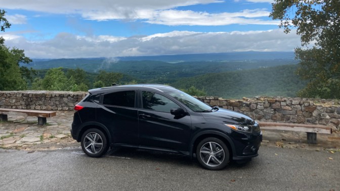 2021 Honda HR-V parked at lookout over Draper's Valley.