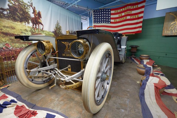 1909 American Underslung Traveler car.