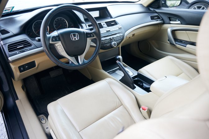 2012 Honda Accord coupe interior.
