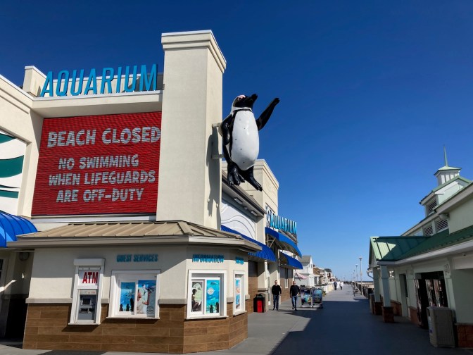 Entrance to Jenkinson's Aquarium.