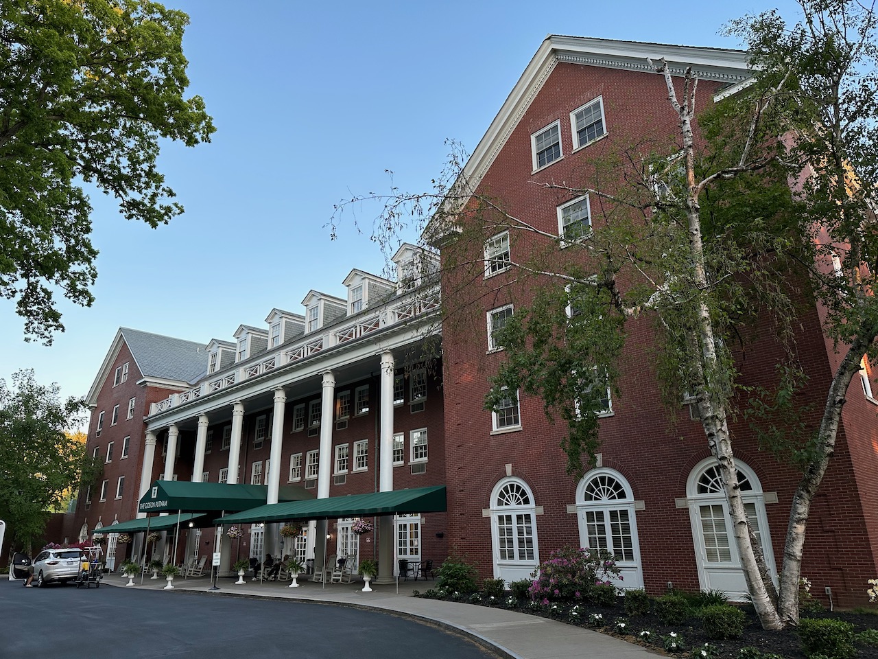 Exterior of Gideon-Putnam Hotel.