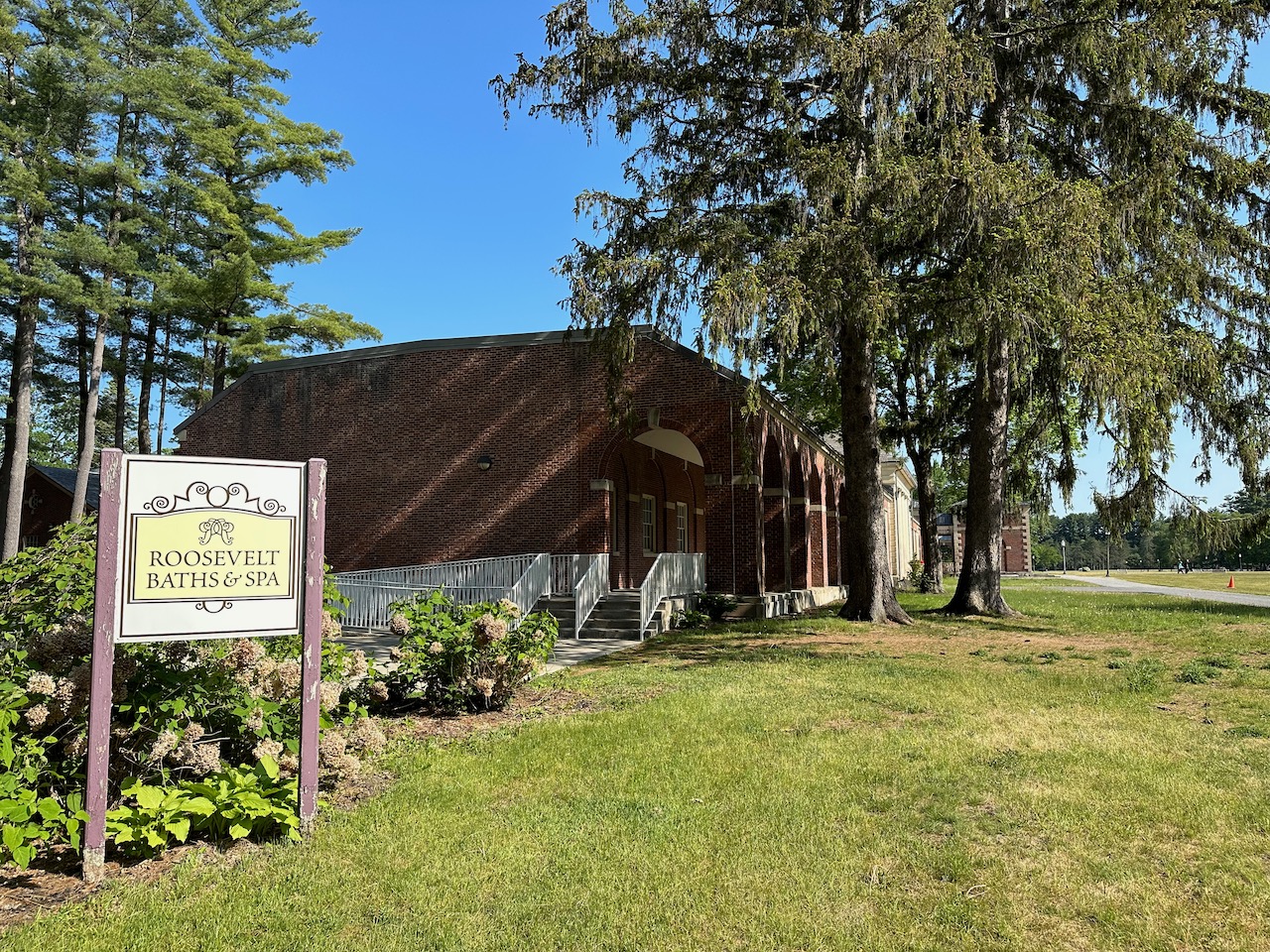 Roosevelt Baths & Spa exterior.