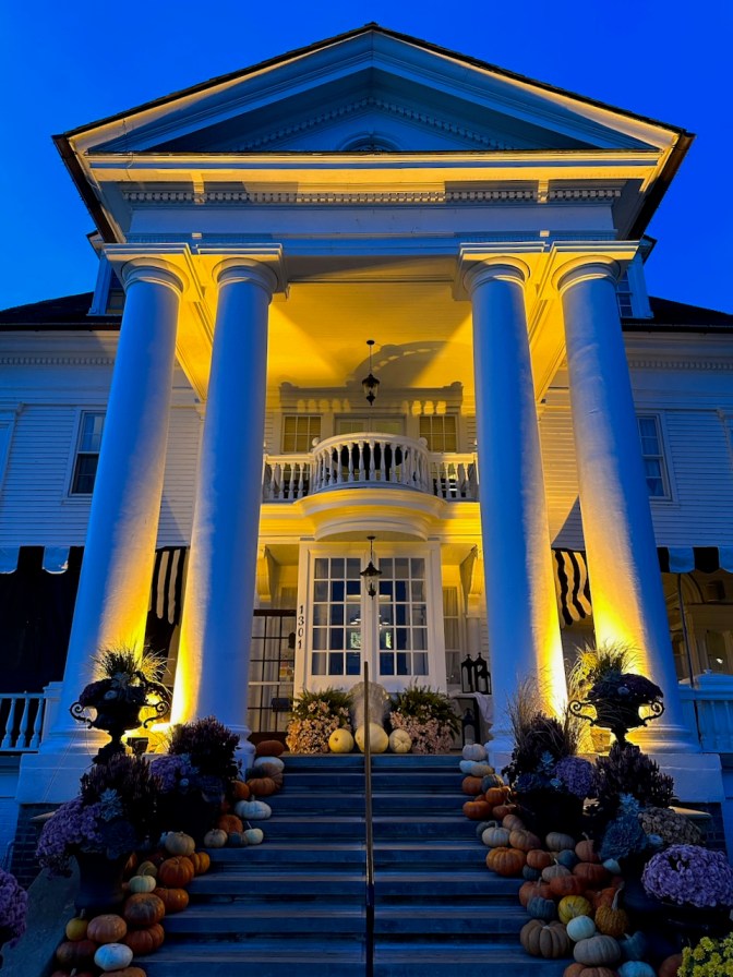 Entrance to Peter Shields Inn.