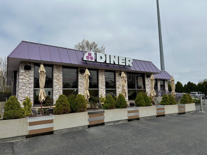 Shoreline Diner exterior.