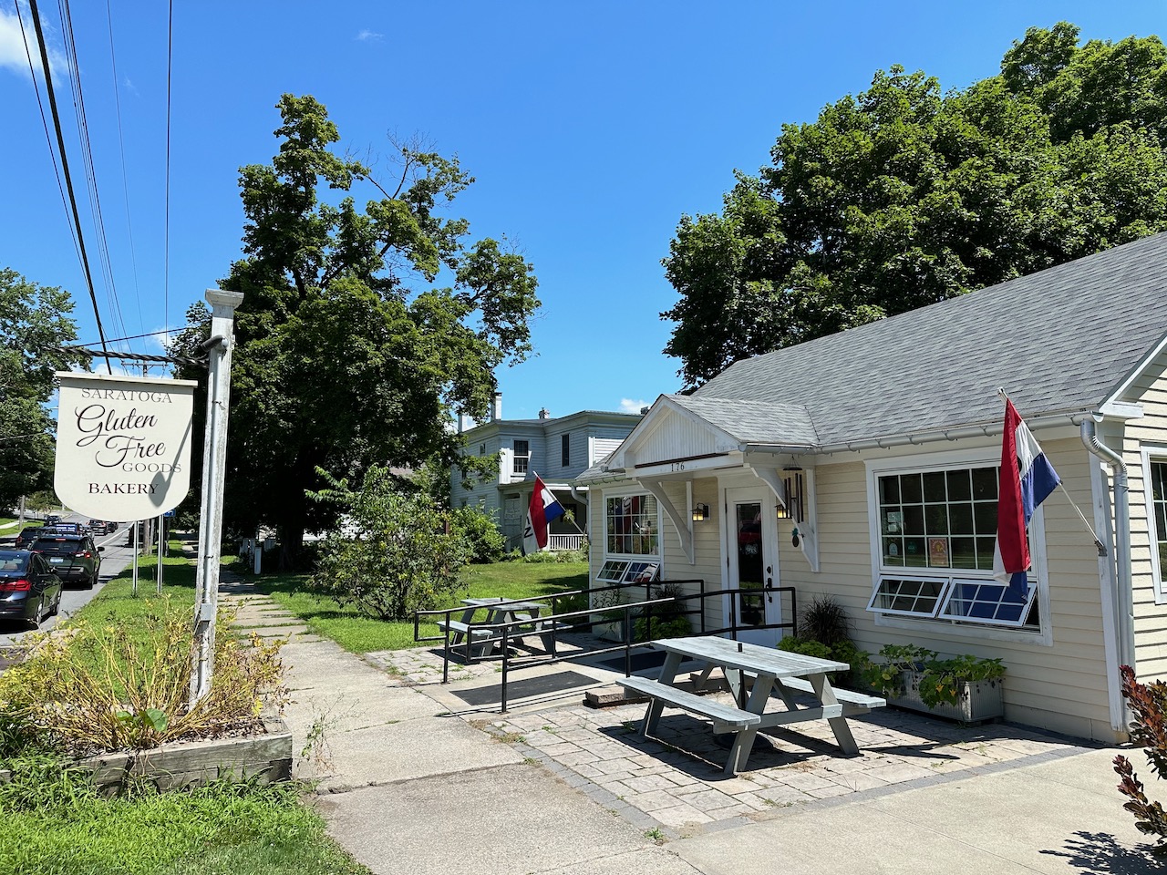 Exterior of Saratoga Gluten Free Goods bakery.