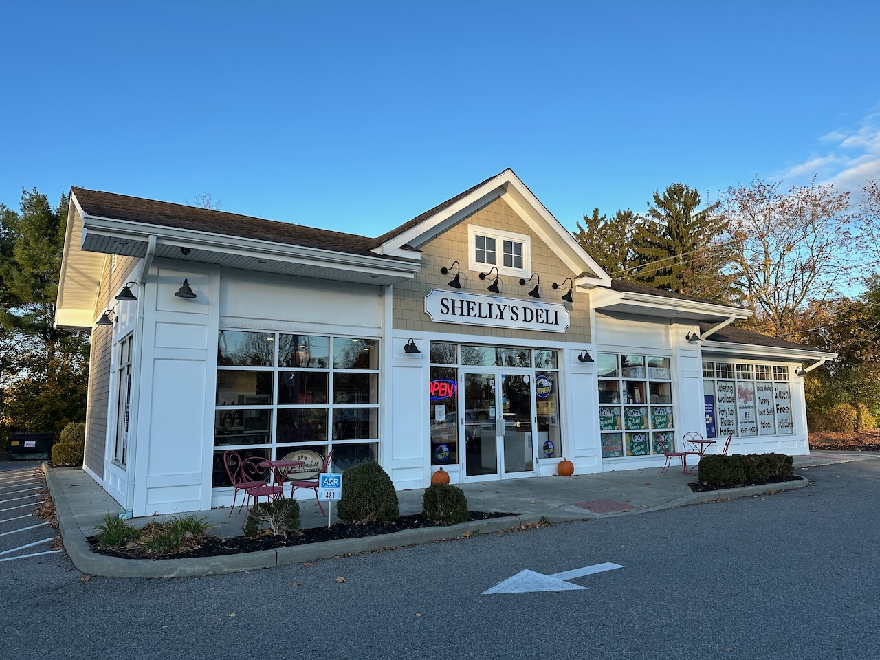Exterior of Shelly's Deli.