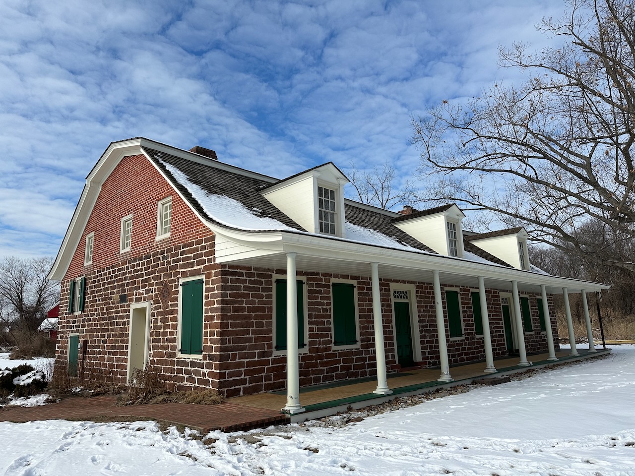 Exterior of Steuben House a one story brick home. 