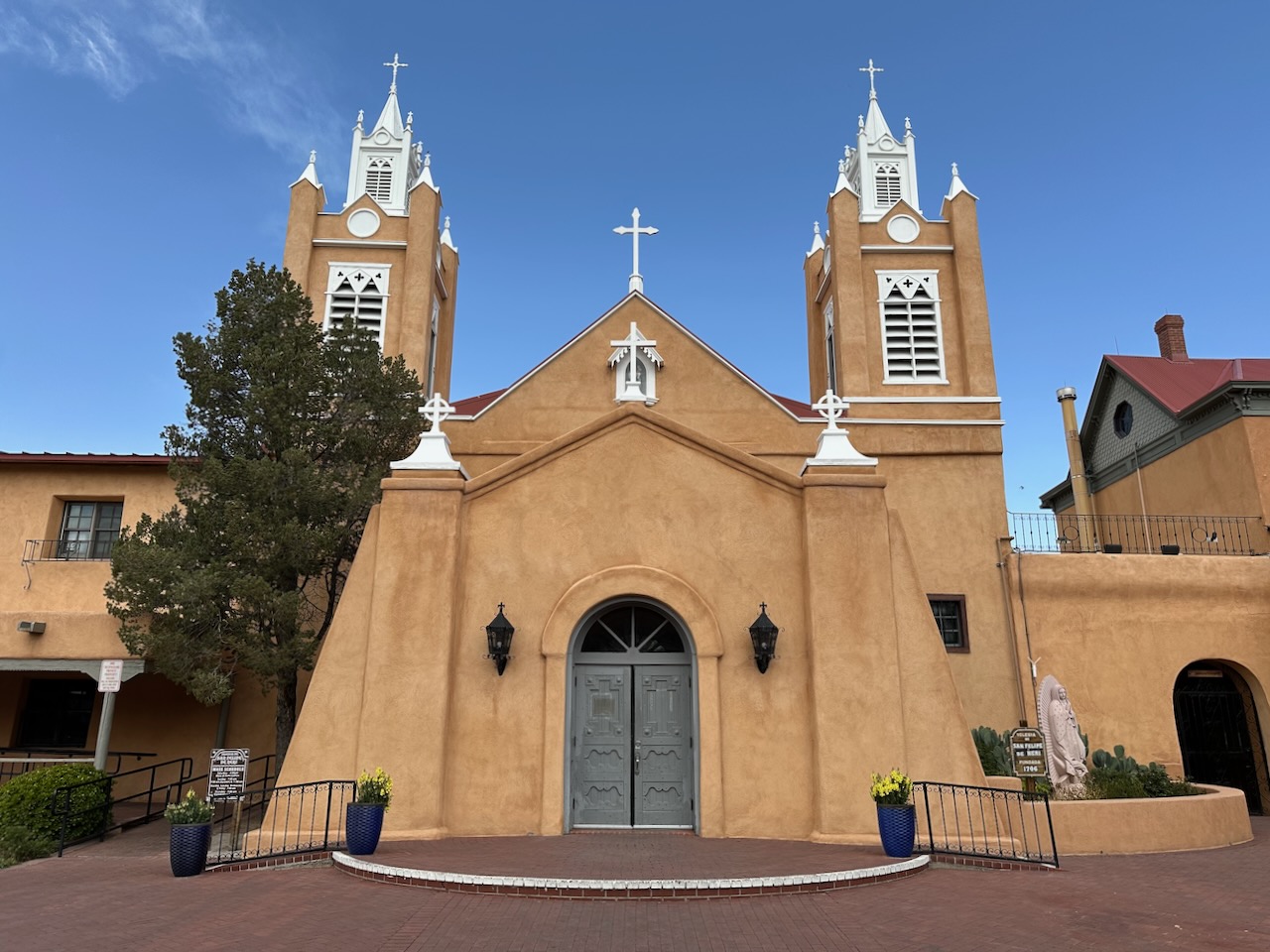 Exterior of San Felipe de Neri church. 