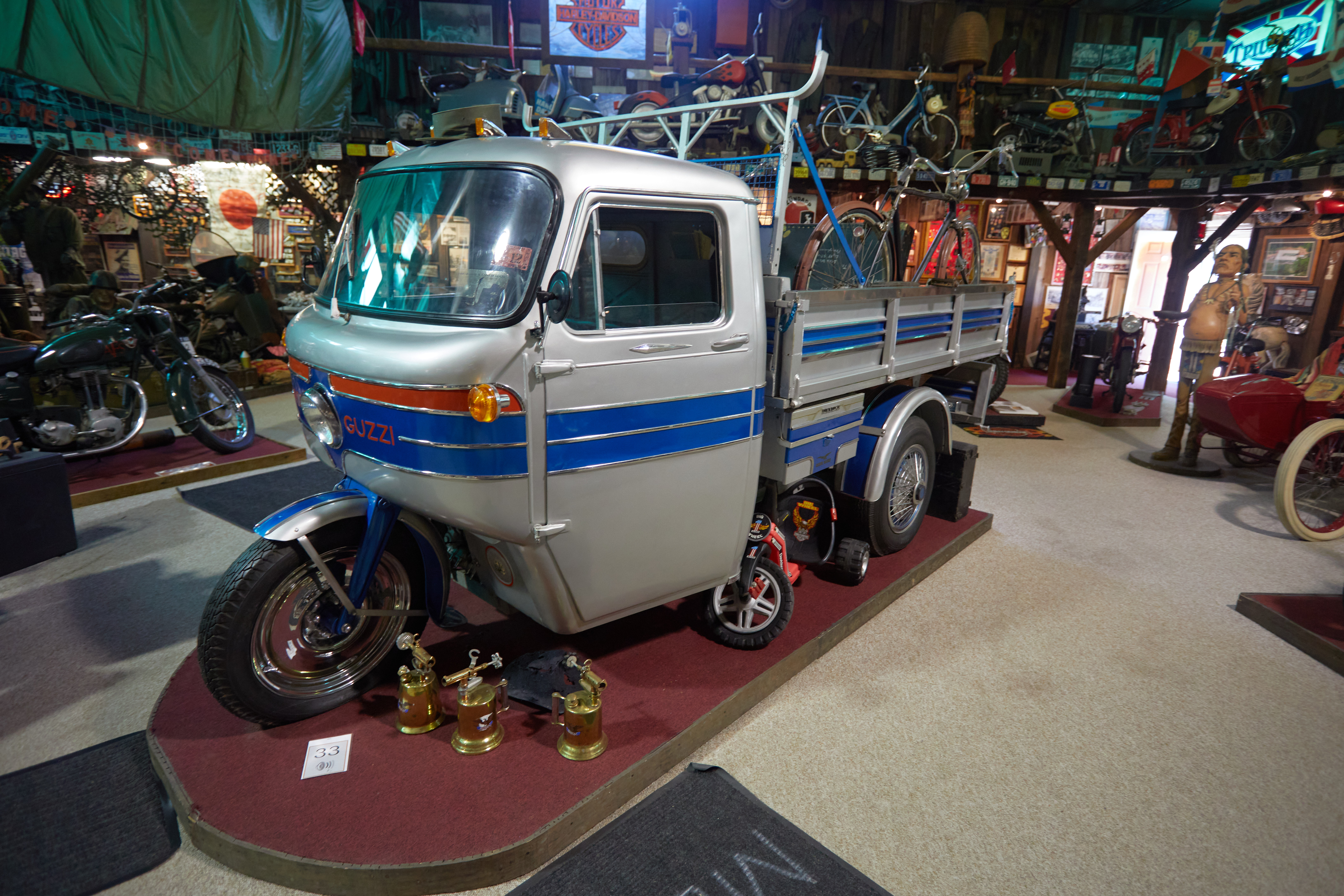 Motoguzzi Dump Truck, in silver and blue.