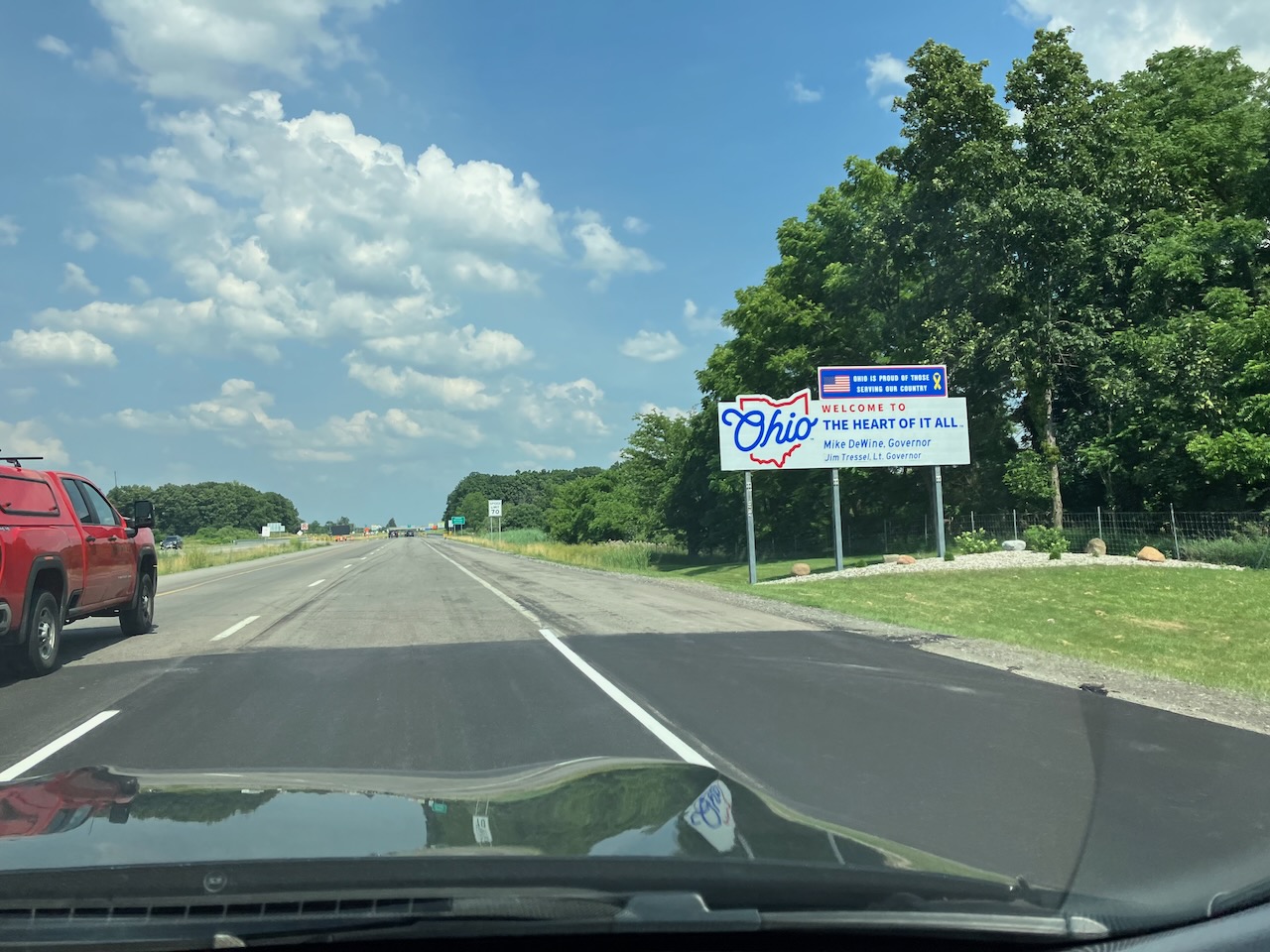 Welcome to Ohio sign beside highway.