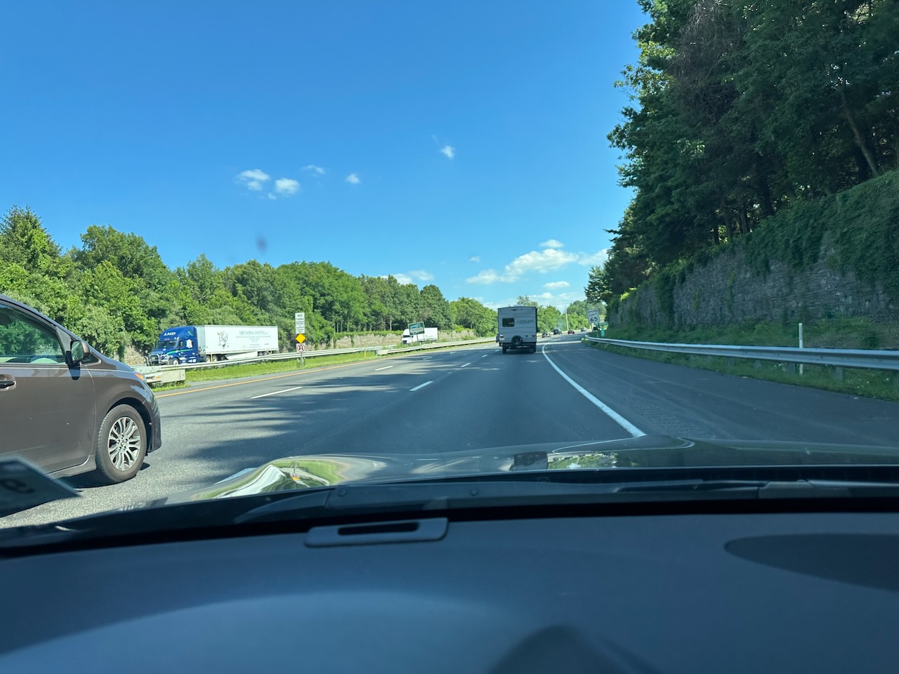 View of I-78 with Welcome to New Jersey sign on left side of highway.