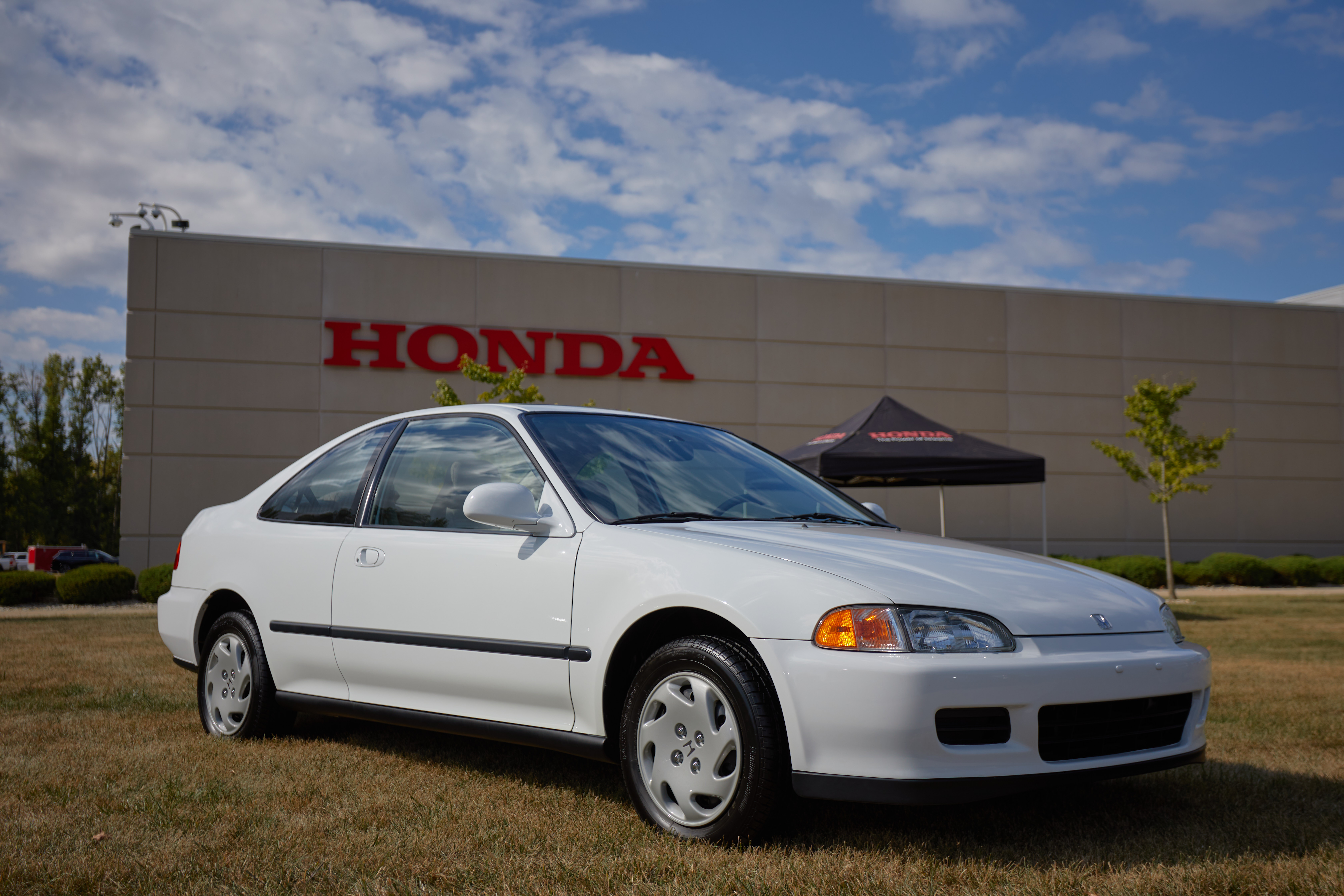 Fifth generation Honda Civic coupe. 
