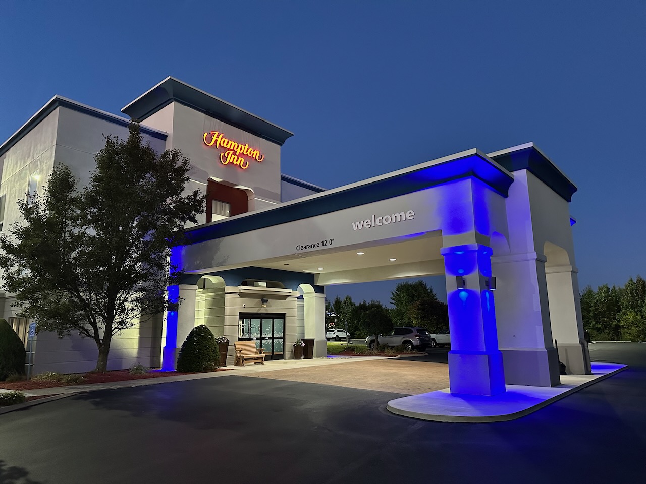 Hampton Inn hotel at night.