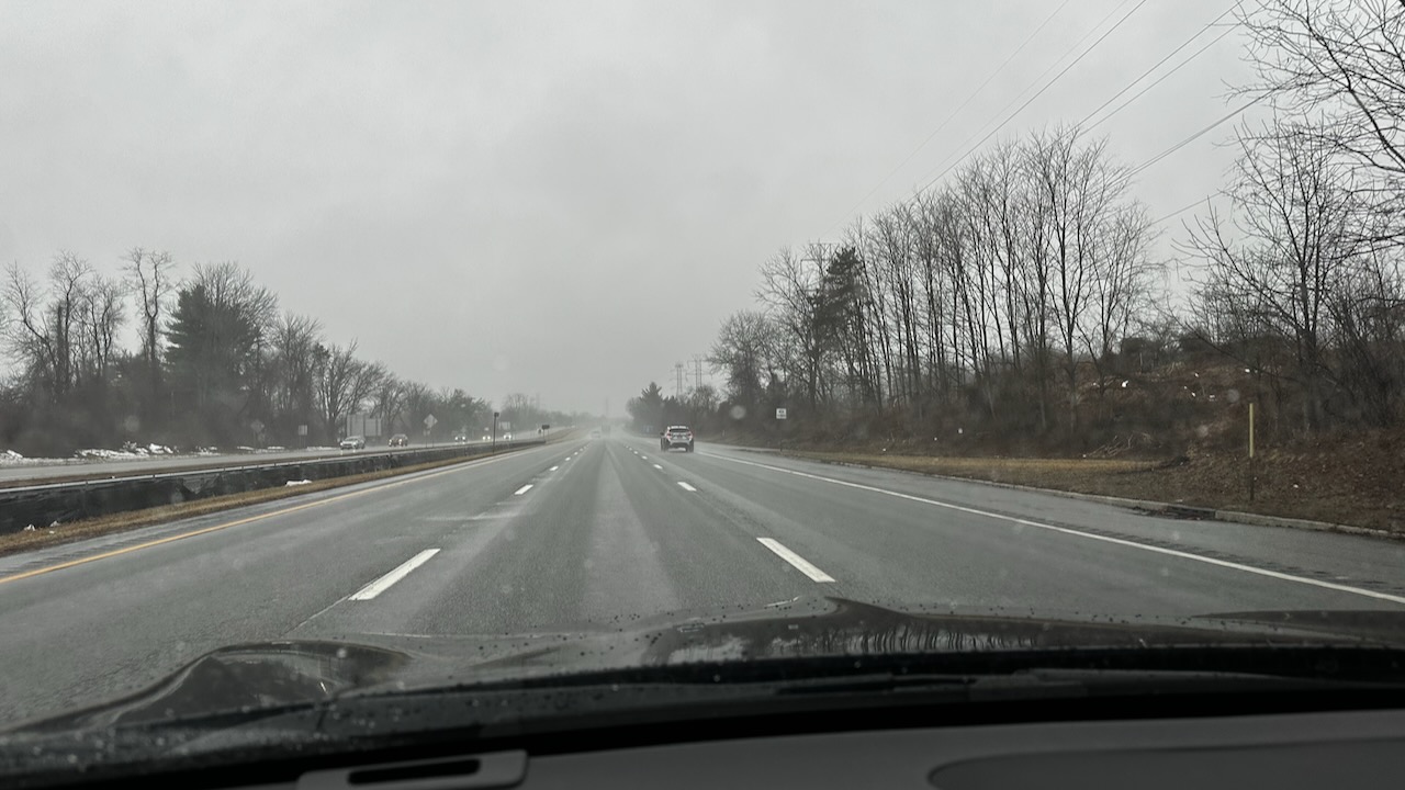 View of I-295 on a gray and rainy day.